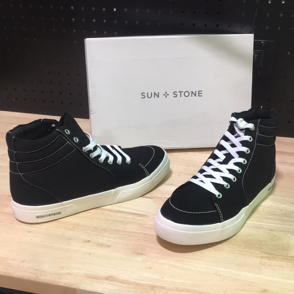 New WB Mens Sun + Stone Men’s Black High-Top Sneakers